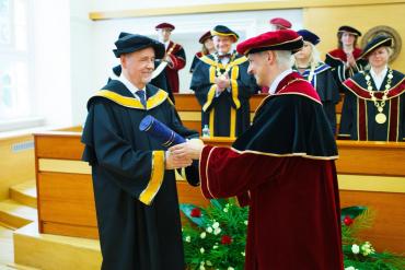 Udelenie čestného titulu doctor honoris causa