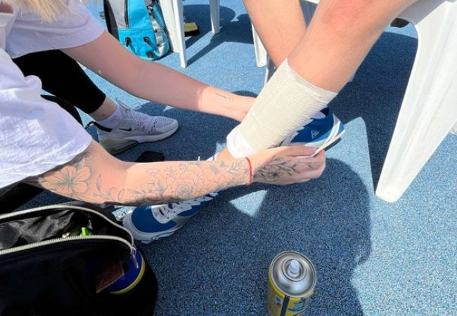 Prvá pomoc v praxi: Študentky ošetrovateľstva na športovej súťaži