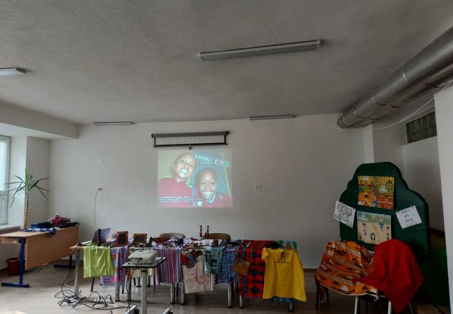 Dr.Zuzana Kráľová prednášala o Keni na ZŠ Strážske pri Michalovciach.