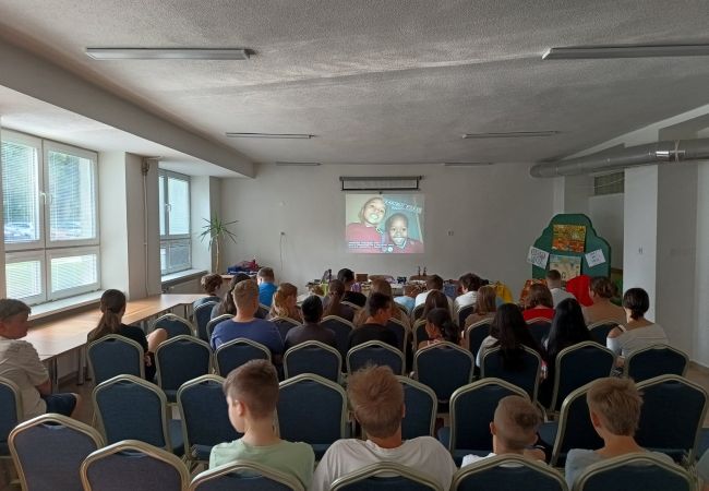 Dr.Zuzana Kráľová prednášala o Keni na ZŠ Strážske pri Michalovciach.