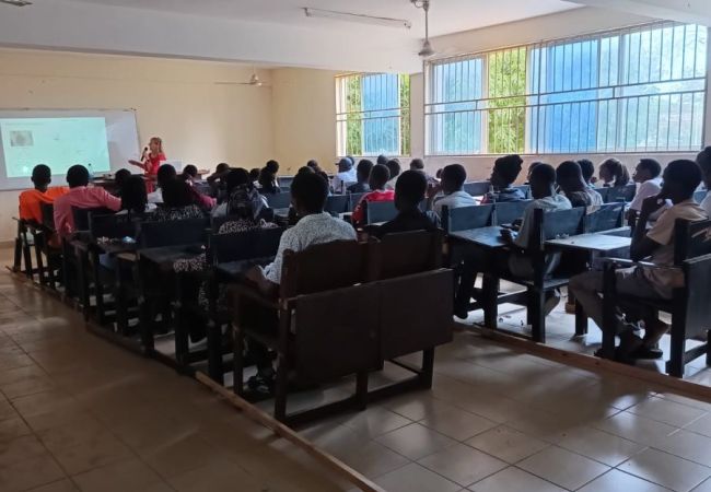 Prednášková miestnosť School of Human and Health Sciences, Pwani University