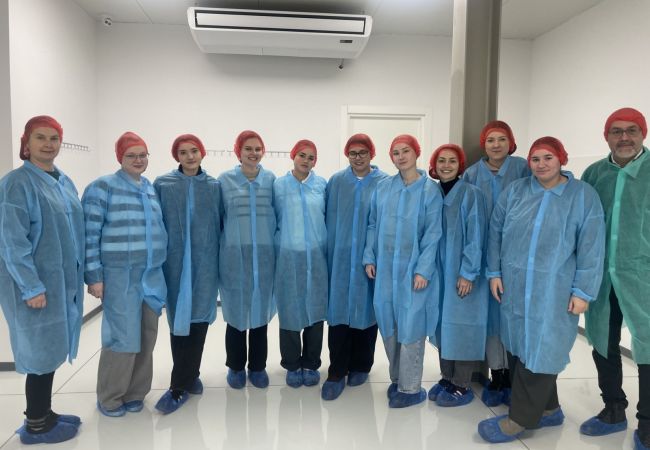 Exkurzia študentov verejného zdravotníctva v potravinárskom podniku