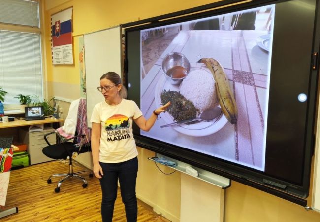 Dr.Zuzana Kráľová pokračuje v prednáškach o Keni na ZŠ Beňovského 1 Bratislava- Dúbravka