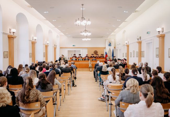 Čestný doktorát udelený prof. Bohumilovi Chmelíkovi