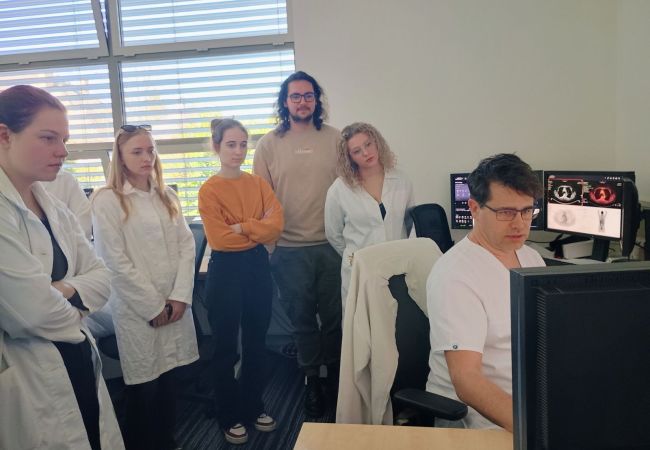 Exkurzia študentov Laboratórnych vyšetrovacích metód v zdravotníctve – Oddelenie nukleárnej medicíny Izopcentrum