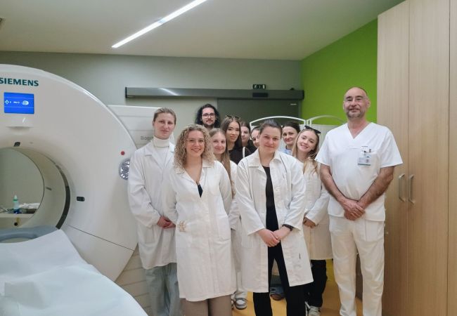Exkurzia študentov Laboratórnych vyšetrovacích metód v zdravotníctve – Oddelenie nukleárnej medicíny Izopcentrum